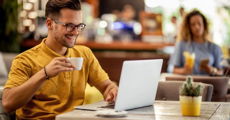 Can You Work remotely with a RAKEZ Freelance Visa in the UAE