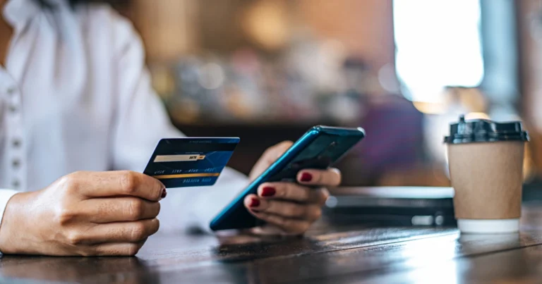 Can You Open a UAE Bank Account Without a Visa? (RAKEZ Business Guide)